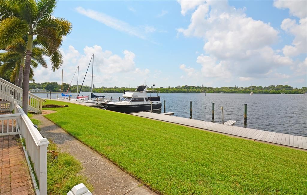 For Rent: $2,500 (2 beds, 1 baths, 1084 Square Feet)