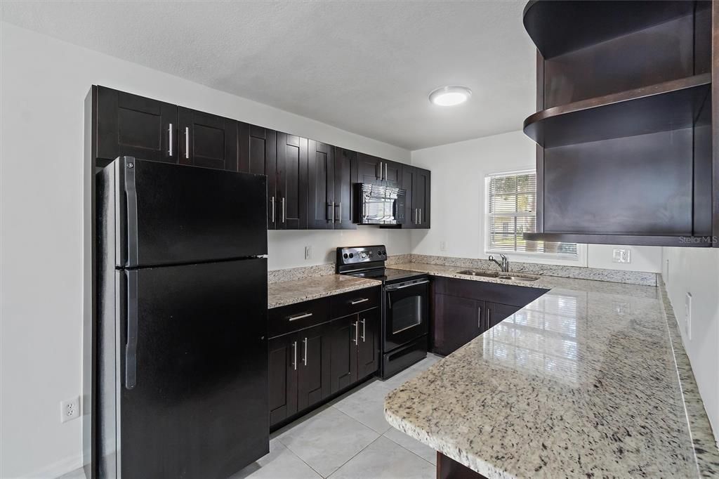 For Rent: $2,500 (2 beds, 1 baths, 1084 Square Feet)