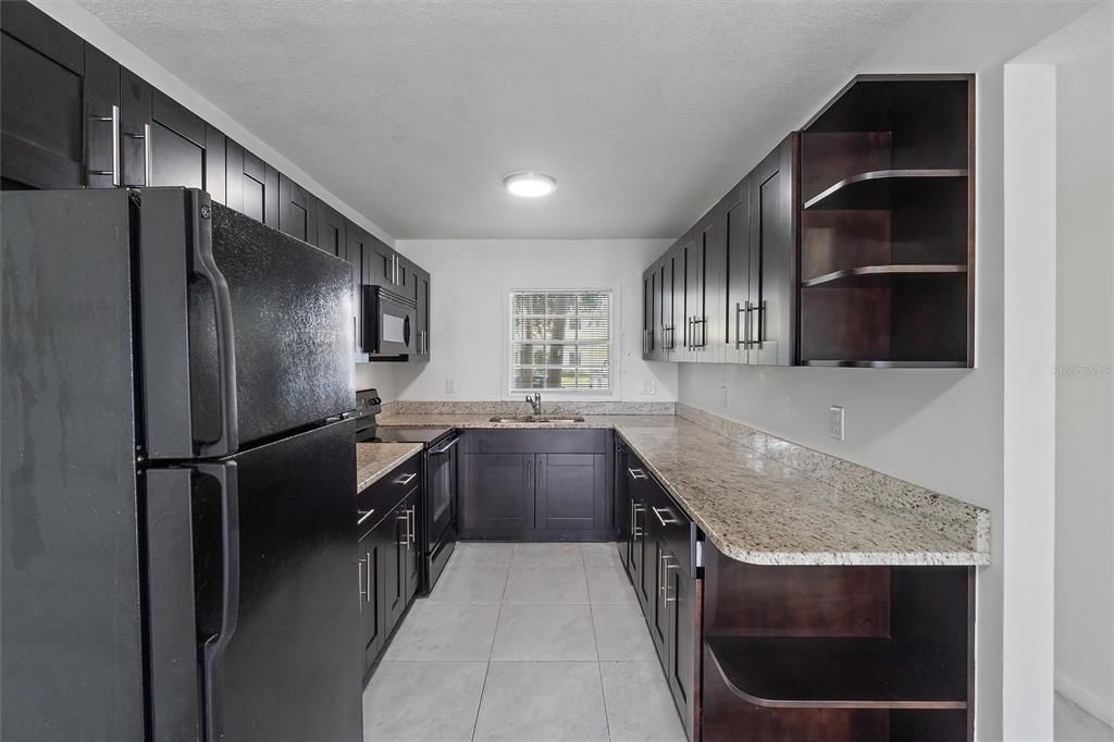 For Rent: $2,500 (2 beds, 1 baths, 1084 Square Feet)