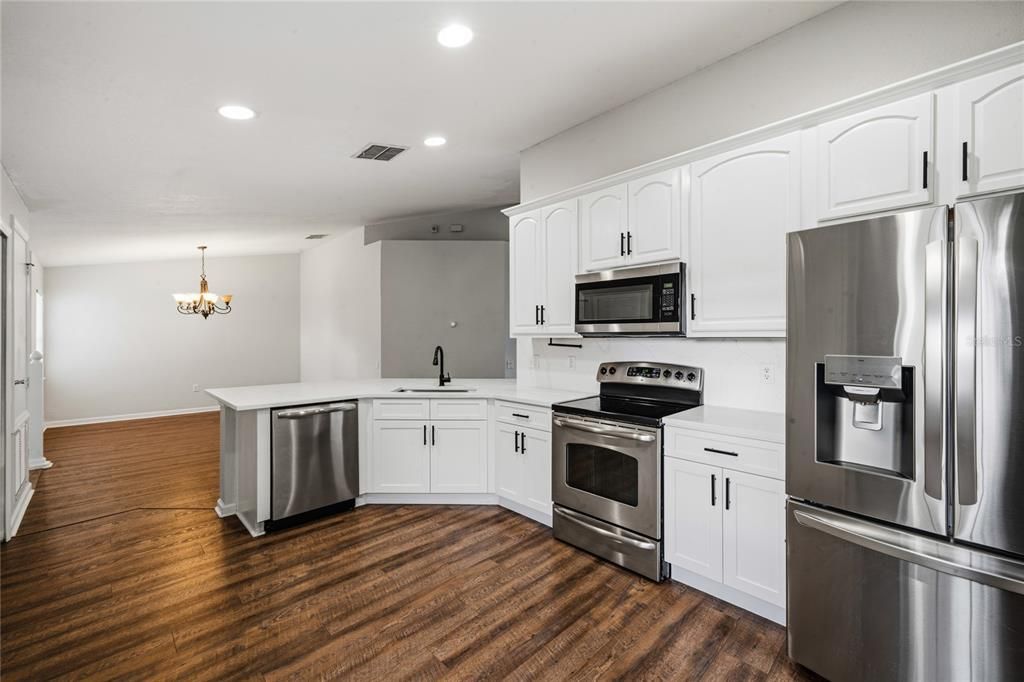 For Rent: $2,200 (3 beds, 2 baths, 1864 Square Feet)