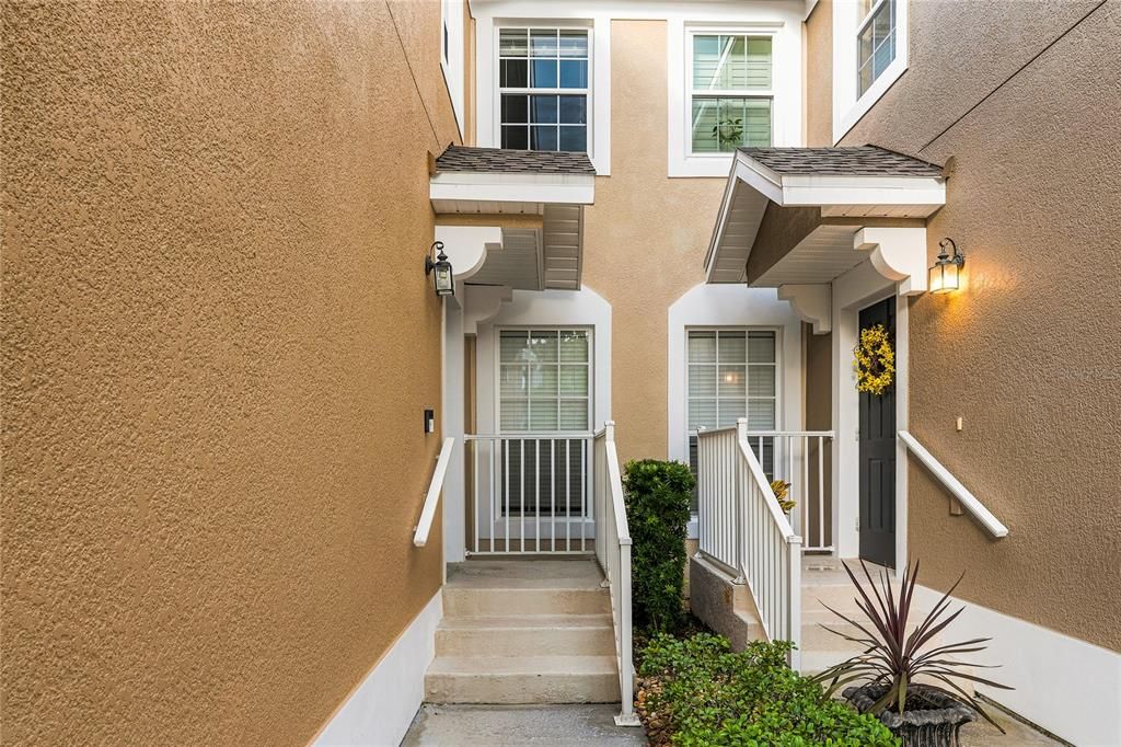 For Rent: $2,200 (3 beds, 2 baths, 1864 Square Feet)
