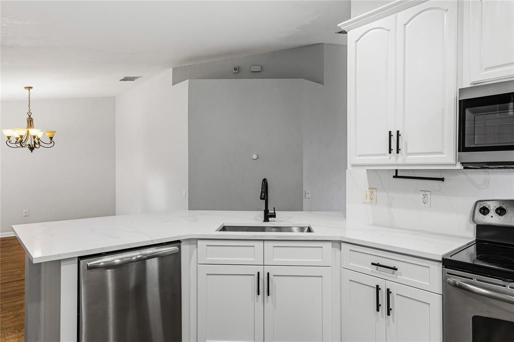 For Rent: $2,200 (3 beds, 2 baths, 1864 Square Feet)