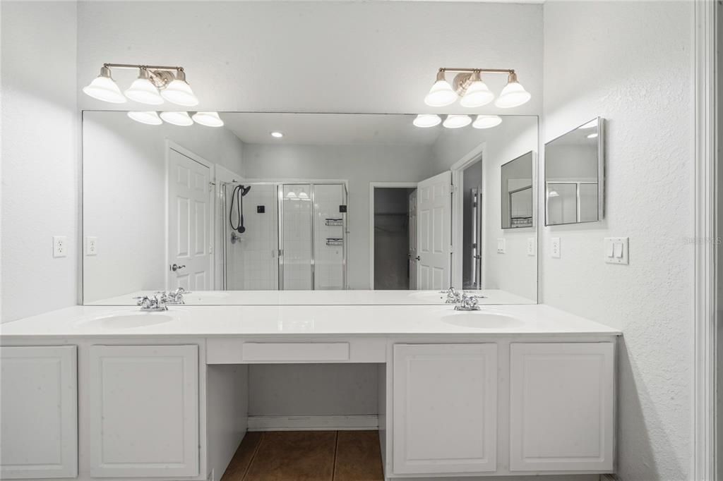 For Rent: $2,200 (3 beds, 2 baths, 1864 Square Feet)