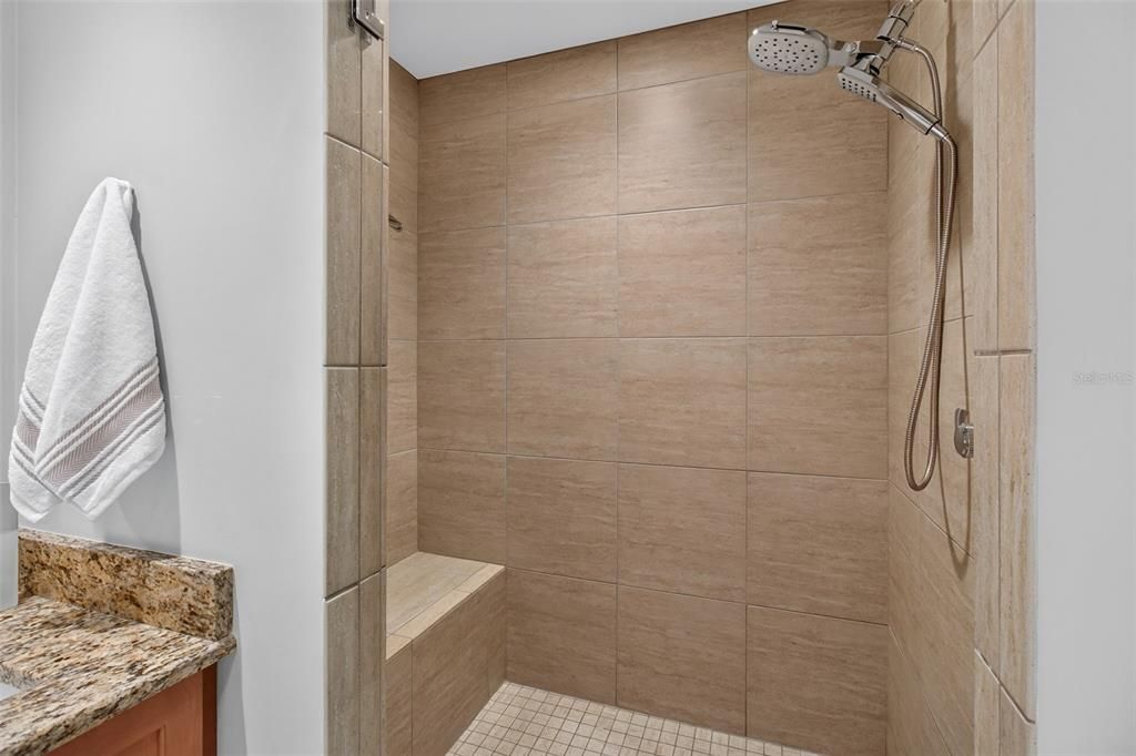 For Sale: $780,000 (2 beds, 2 baths, 1426 Square Feet)