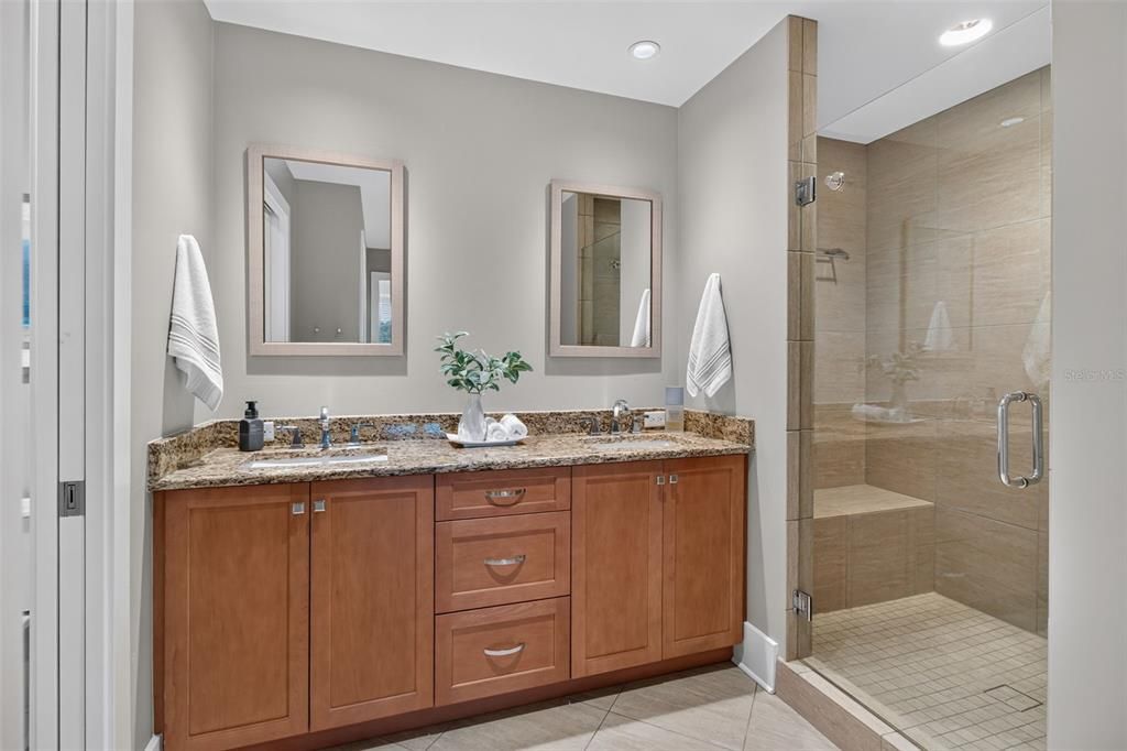For Sale: $780,000 (2 beds, 2 baths, 1426 Square Feet)
