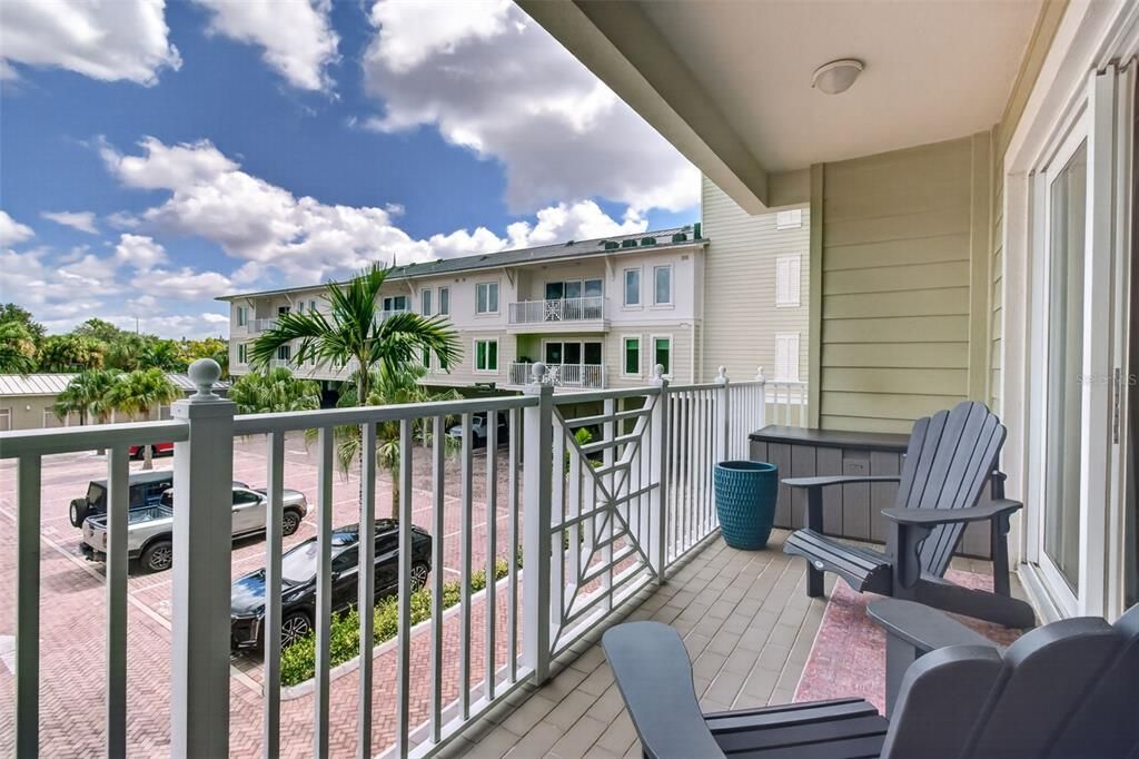 For Sale: $780,000 (2 beds, 2 baths, 1426 Square Feet)