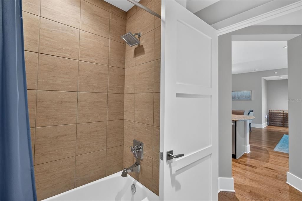 For Sale: $780,000 (2 beds, 2 baths, 1426 Square Feet)