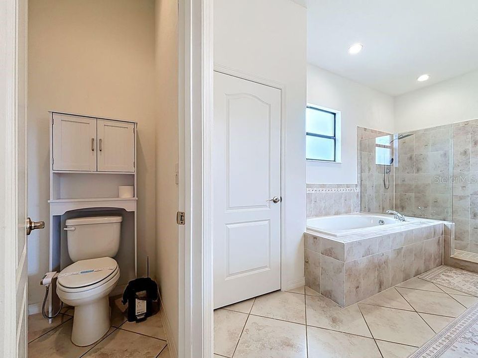 For Sale: $360,000 (4 beds, 2 baths, 2752 Square Feet)