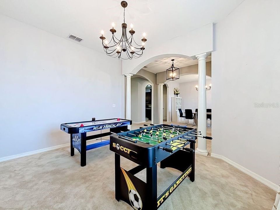 For Sale: $360,000 (4 beds, 2 baths, 2752 Square Feet)