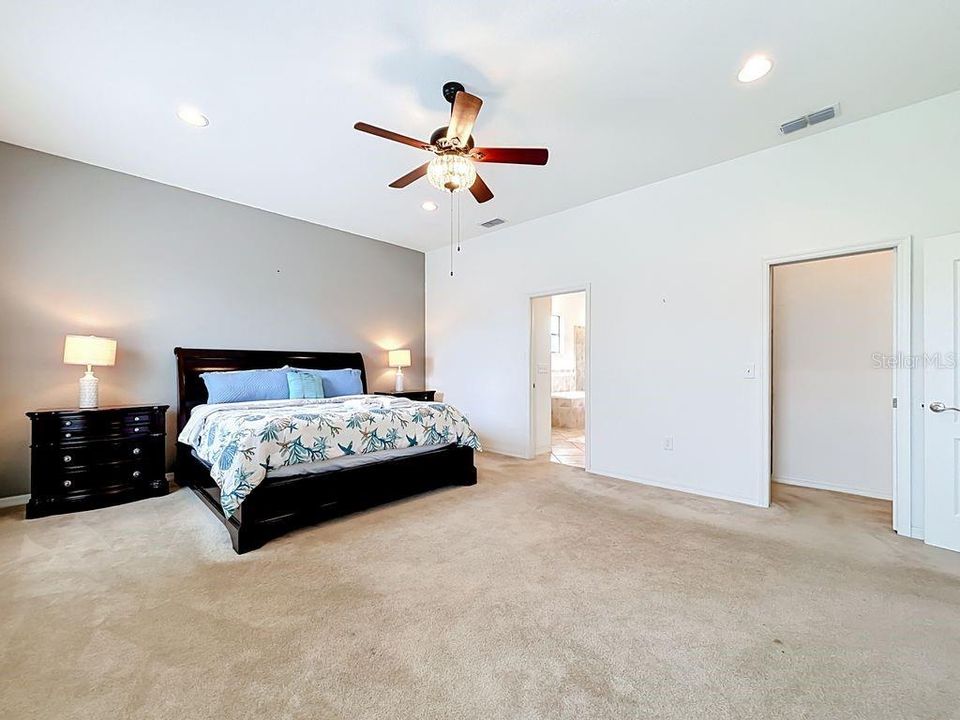 For Sale: $360,000 (4 beds, 2 baths, 2752 Square Feet)