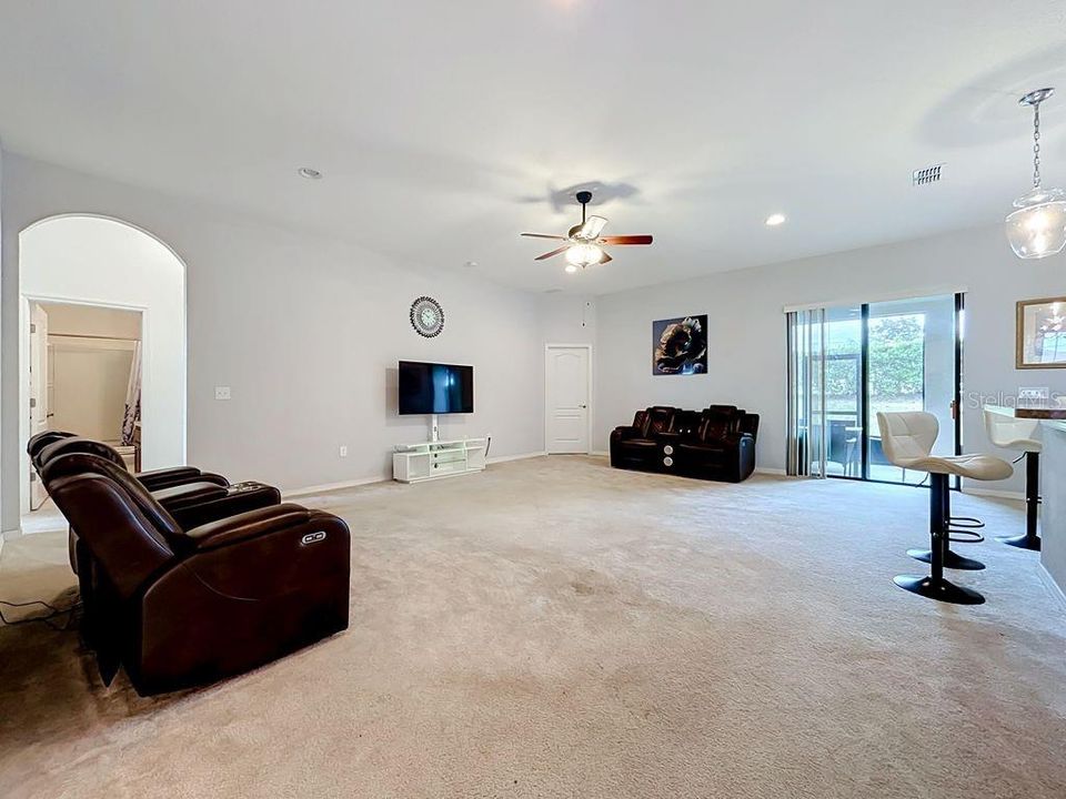 For Sale: $360,000 (4 beds, 2 baths, 2752 Square Feet)