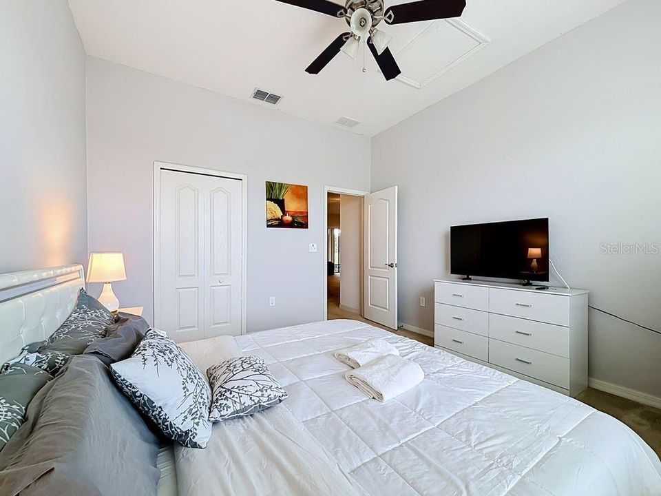 For Sale: $360,000 (4 beds, 2 baths, 2752 Square Feet)