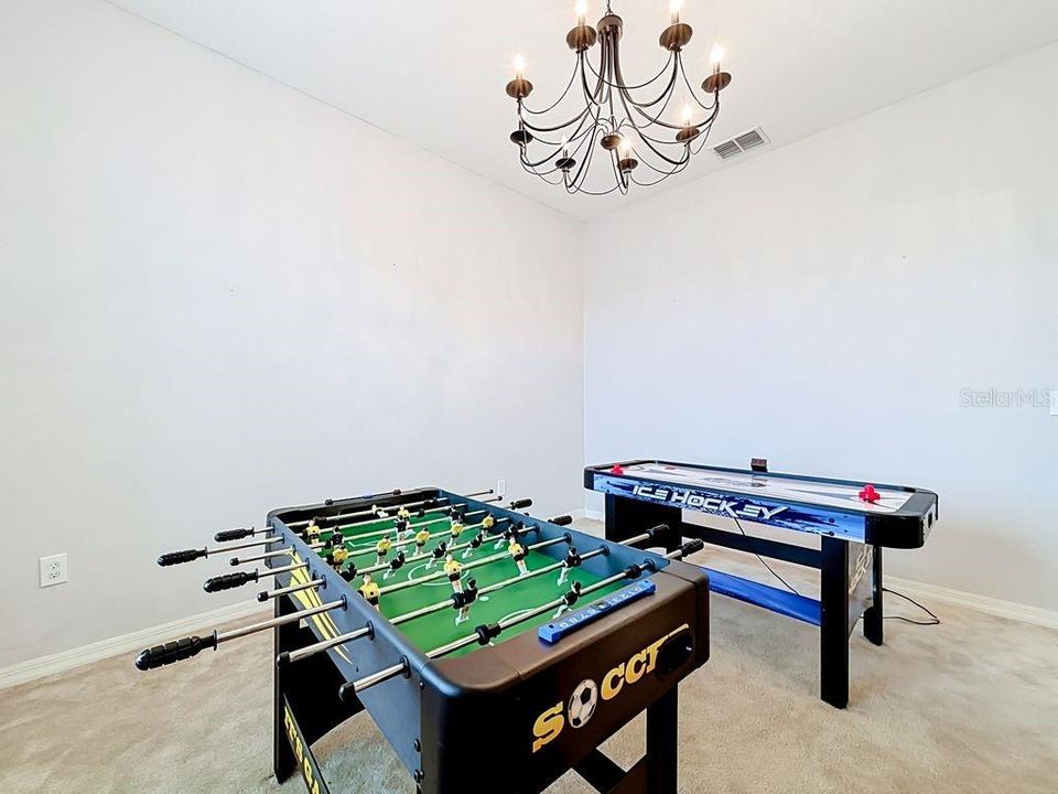 For Sale: $360,000 (4 beds, 2 baths, 2752 Square Feet)