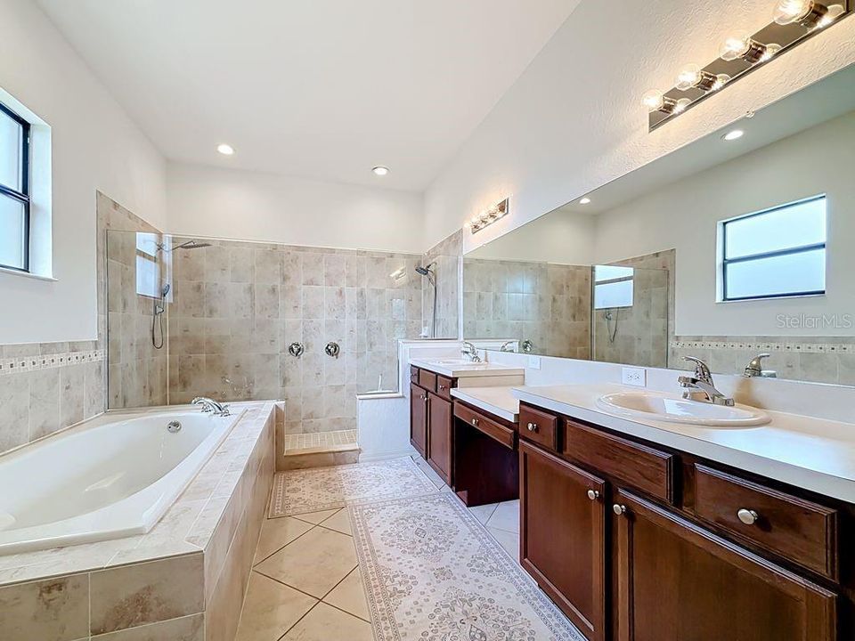 For Sale: $360,000 (4 beds, 2 baths, 2752 Square Feet)