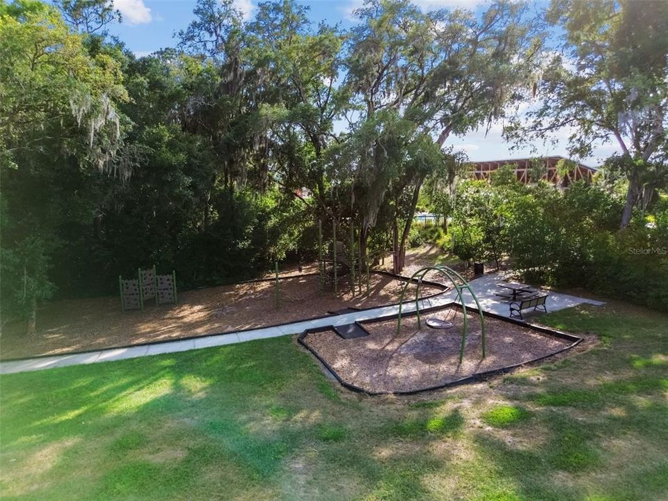 En Venta: $375,000 (4 camas, 2 baños, 1870 Pies cuadrados)