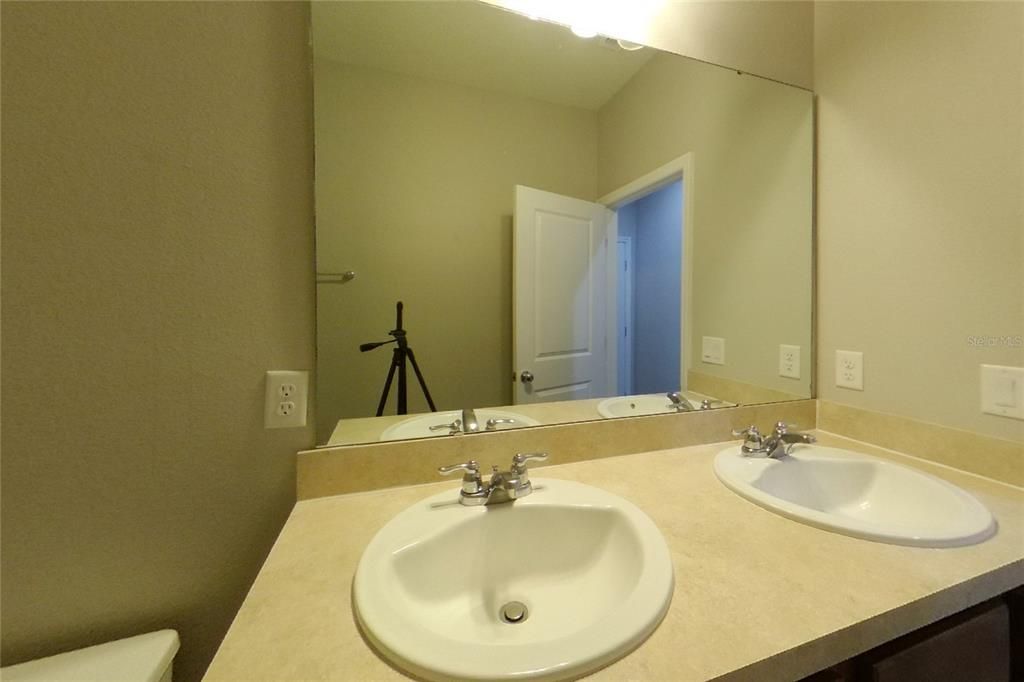 For Rent: $2,239 (3 beds, 2 baths, 1554 Square Feet)