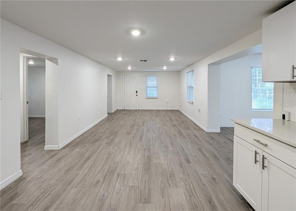 En Venta: $220,000 (4 camas, 2 baños, 1640 Pies cuadrados)