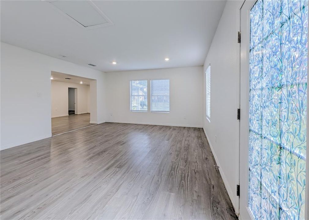 En Venta: $220,000 (4 camas, 2 baños, 1640 Pies cuadrados)