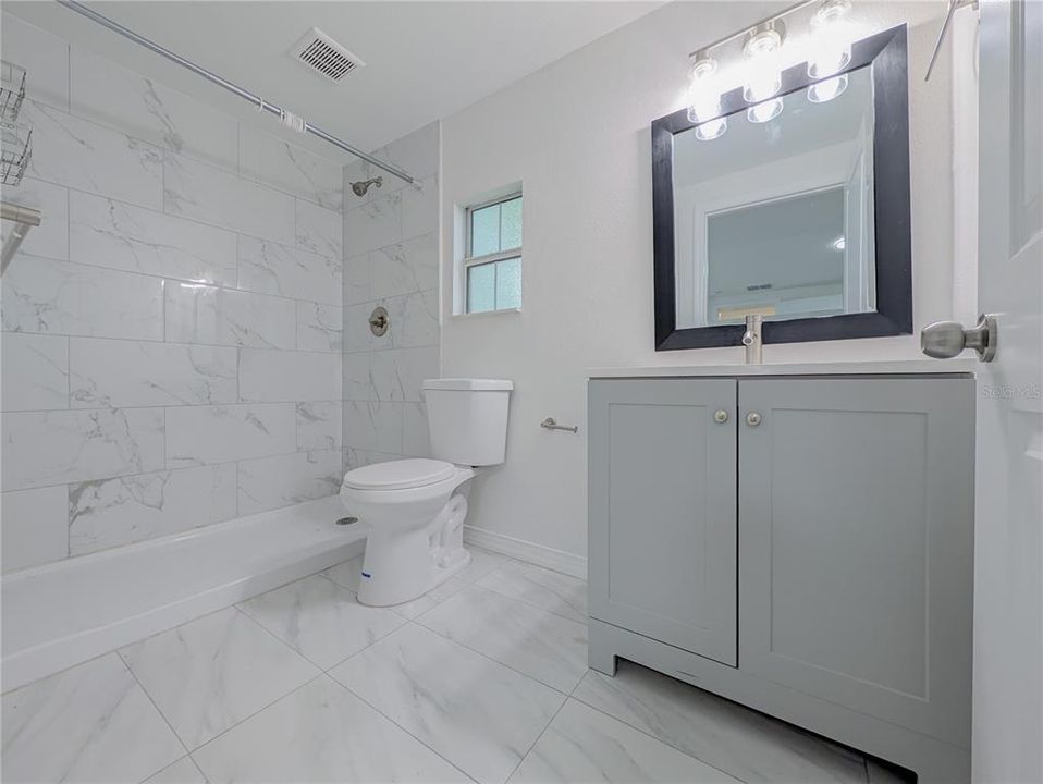 En Venta: $220,000 (4 camas, 2 baños, 1640 Pies cuadrados)
