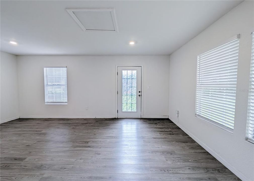 En Venta: $220,000 (4 camas, 2 baños, 1640 Pies cuadrados)