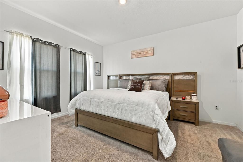 En Venta: $315,000 (4 camas, 2 baños, 1779 Pies cuadrados)