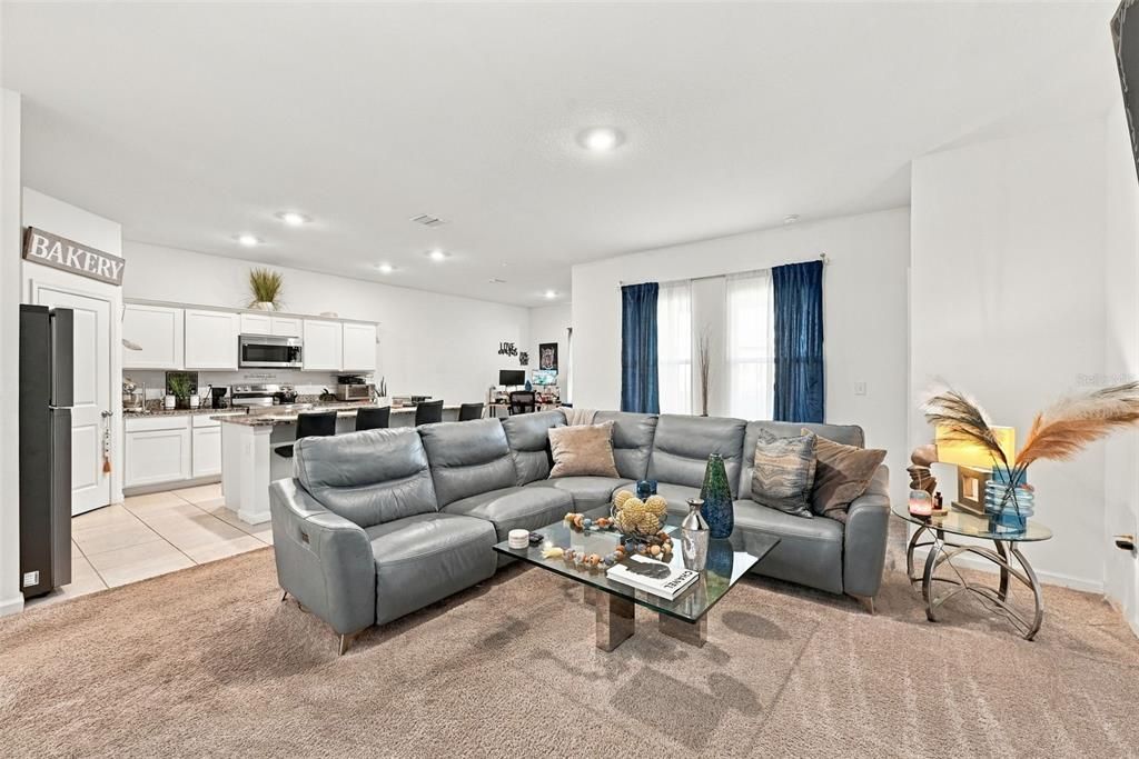 En Venta: $315,000 (4 camas, 2 baños, 1779 Pies cuadrados)