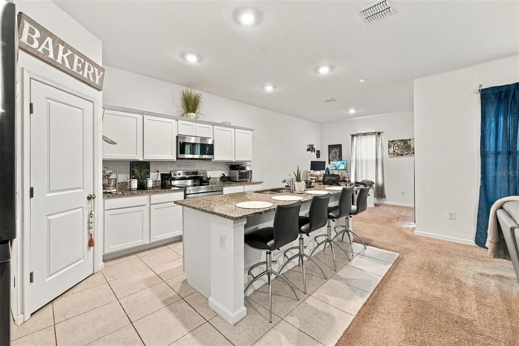 En Venta: $315,000 (4 camas, 2 baños, 1779 Pies cuadrados)