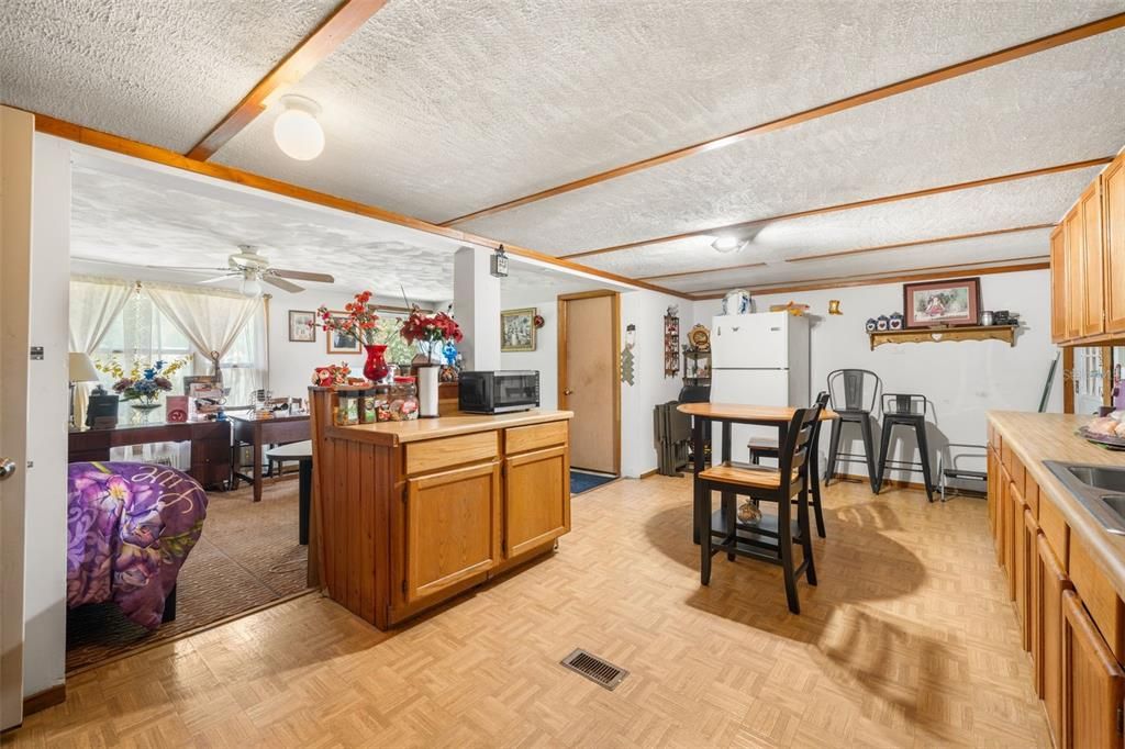 На продажу: $115,000 (3 спален, 2 ванн, 1458 Квадратных фут)