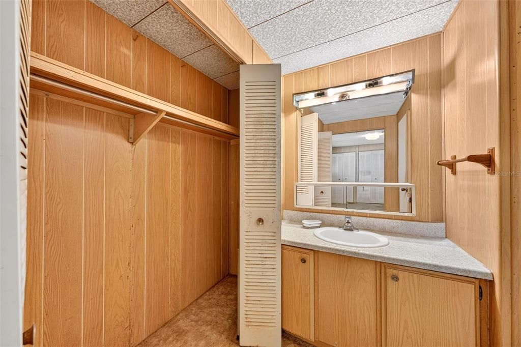 На продажу: $84,500 (2 спален, 2 ванн, 960 Квадратных фут)