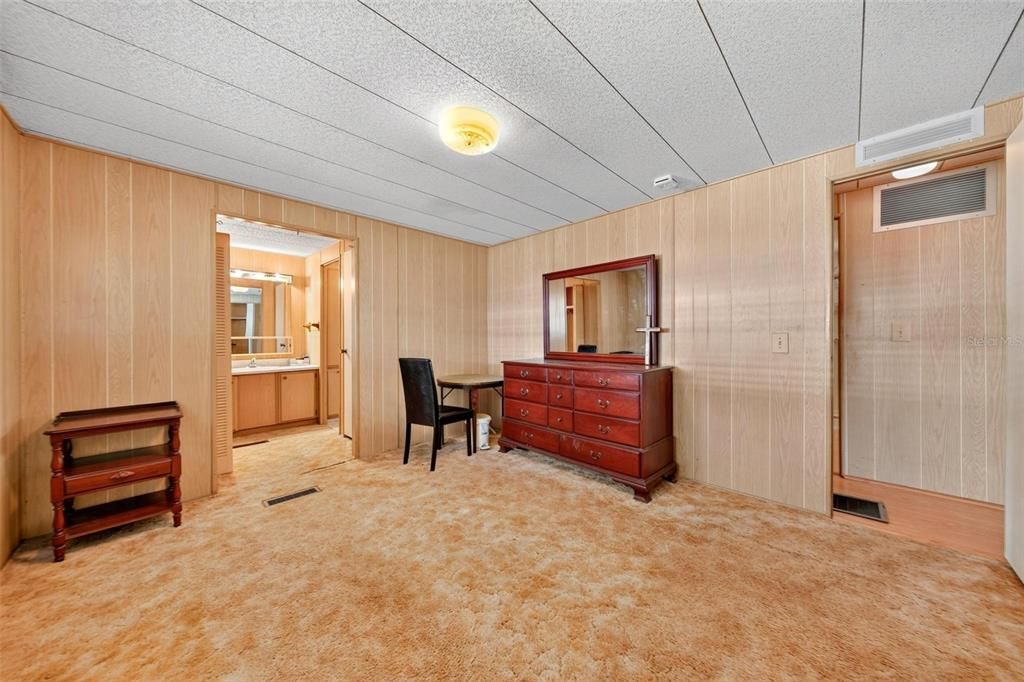 На продажу: $84,500 (2 спален, 2 ванн, 960 Квадратных фут)