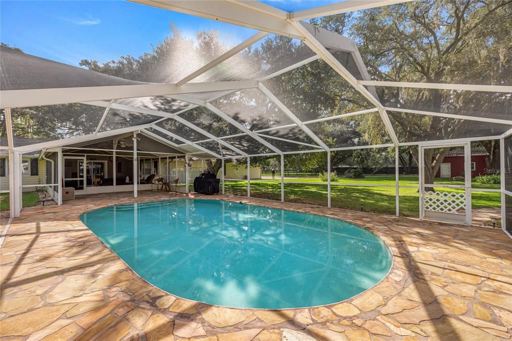 En Venta: $599,000 (4 camas, 4 baños, 1850 Pies cuadrados)