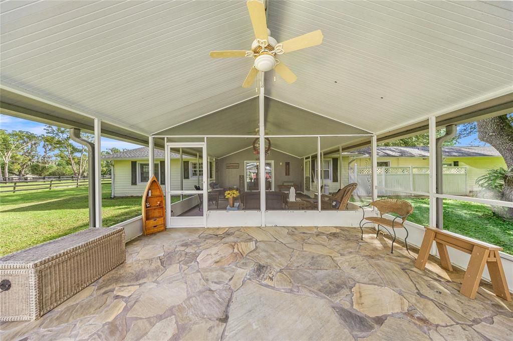 En Venta: $599,000 (4 camas, 4 baños, 1850 Pies cuadrados)