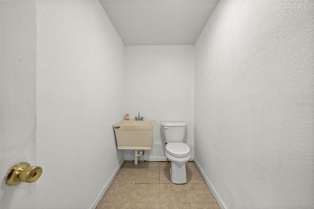 En Venta: $599,000 (4 camas, 4 baños, 1850 Pies cuadrados)