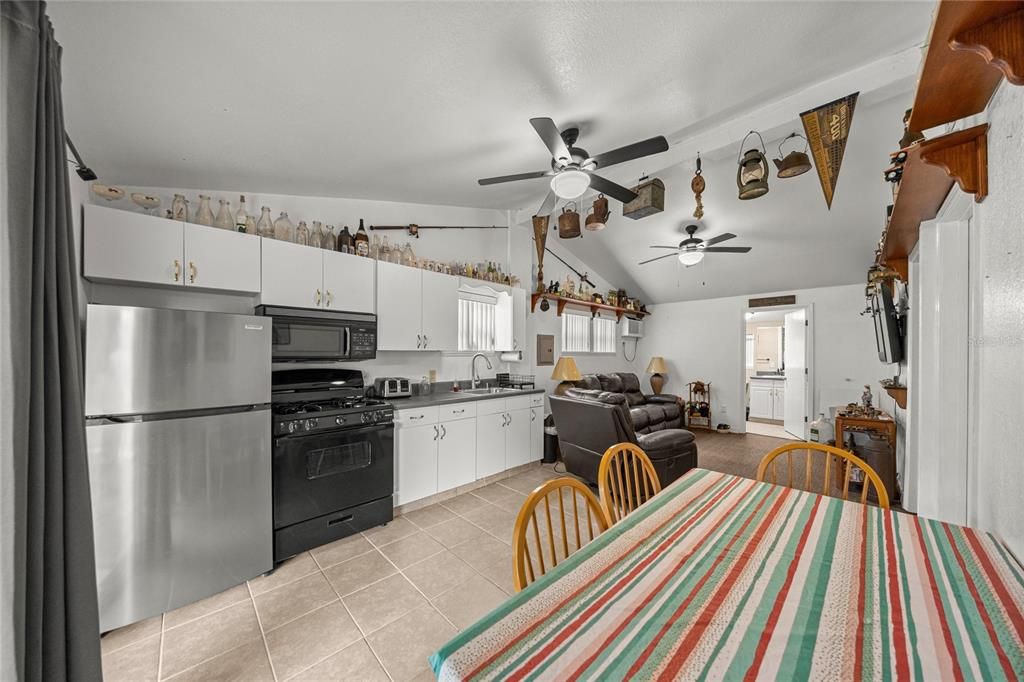 En Venta: $599,000 (4 camas, 4 baños, 1850 Pies cuadrados)