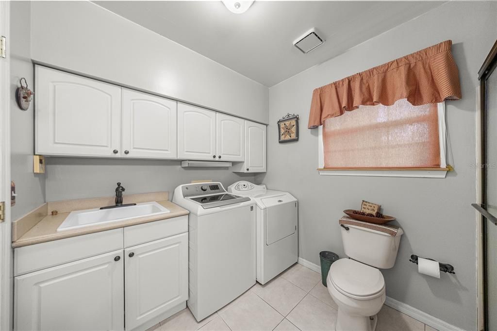 En Venta: $599,000 (4 camas, 4 baños, 1850 Pies cuadrados)