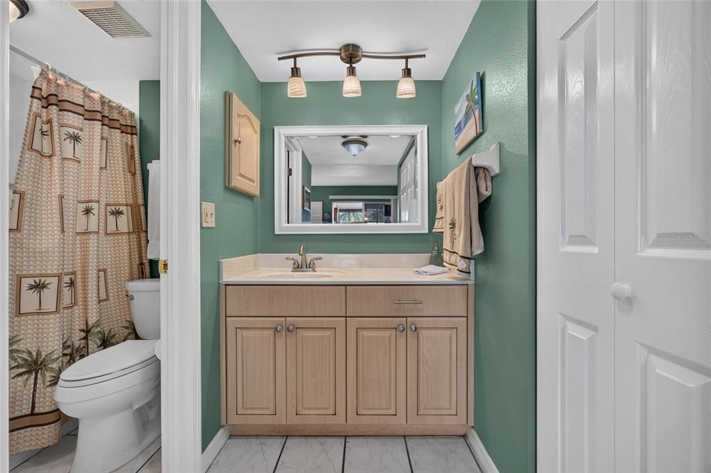 For Sale: $195,000 (2 beds, 2 baths, 1164 Square Feet)