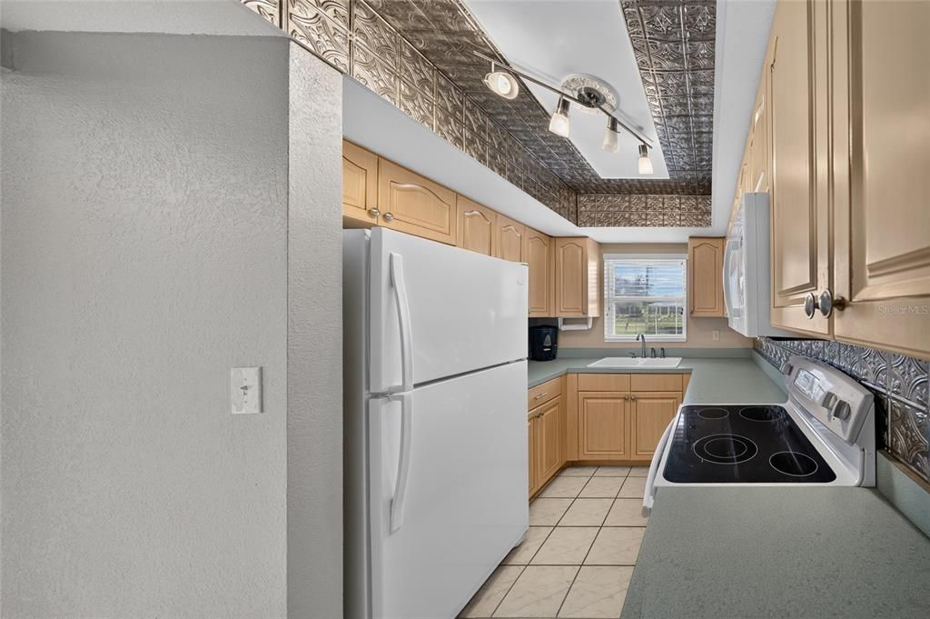 For Sale: $195,000 (2 beds, 2 baths, 1164 Square Feet)