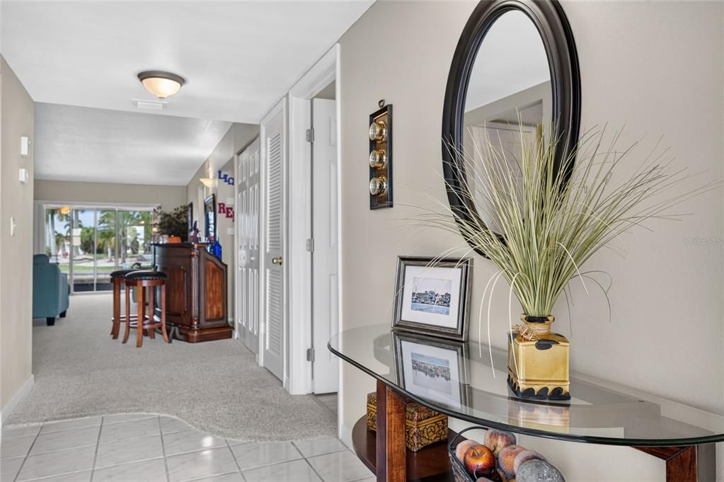 For Sale: $195,000 (2 beds, 2 baths, 1164 Square Feet)