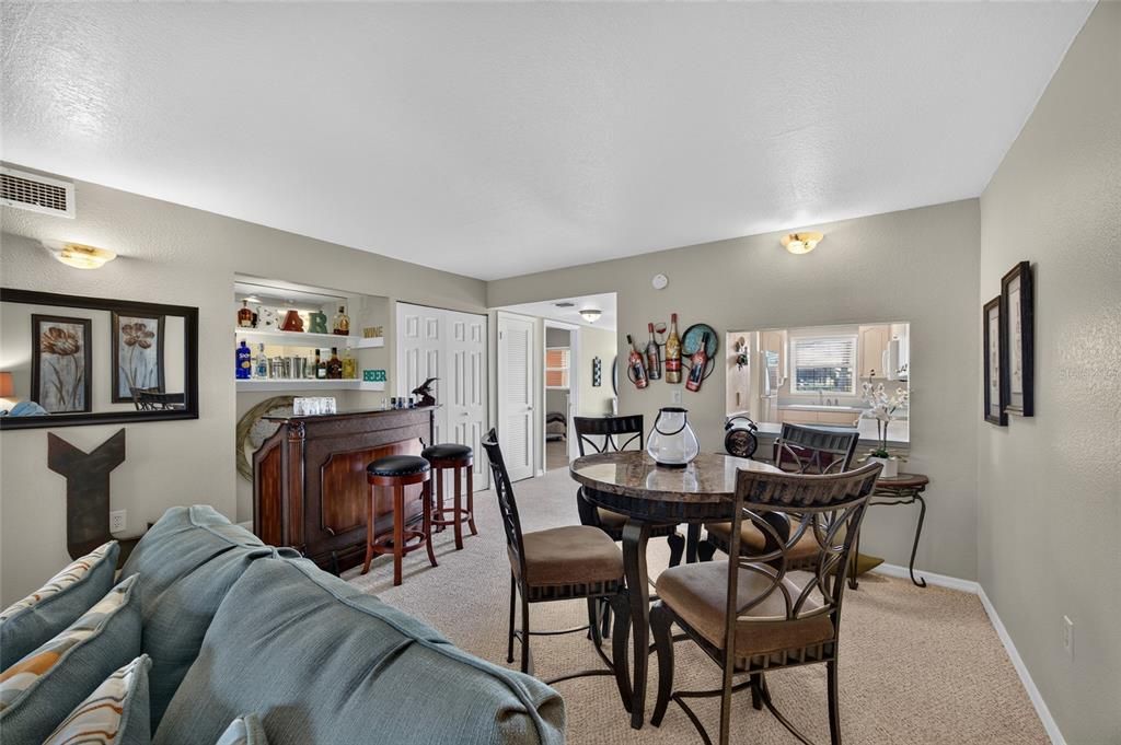 For Sale: $195,000 (2 beds, 2 baths, 1164 Square Feet)