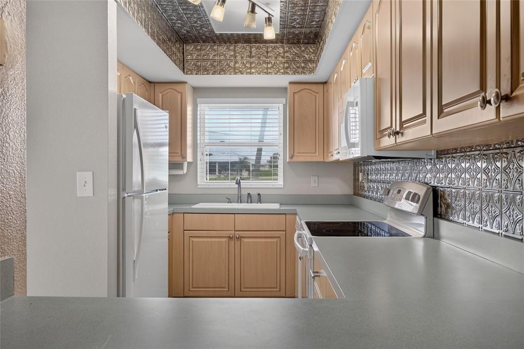 For Sale: $195,000 (2 beds, 2 baths, 1164 Square Feet)