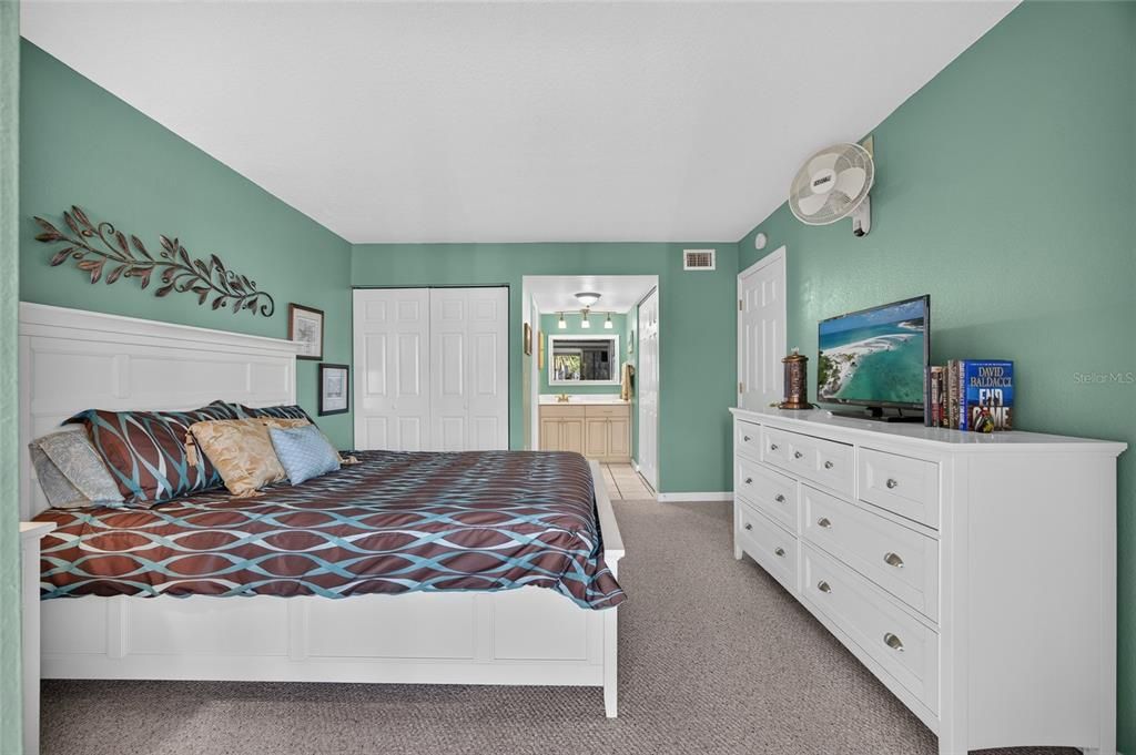 For Sale: $195,000 (2 beds, 2 baths, 1164 Square Feet)