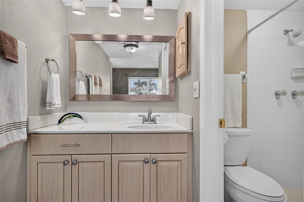 For Sale: $195,000 (2 beds, 2 baths, 1164 Square Feet)