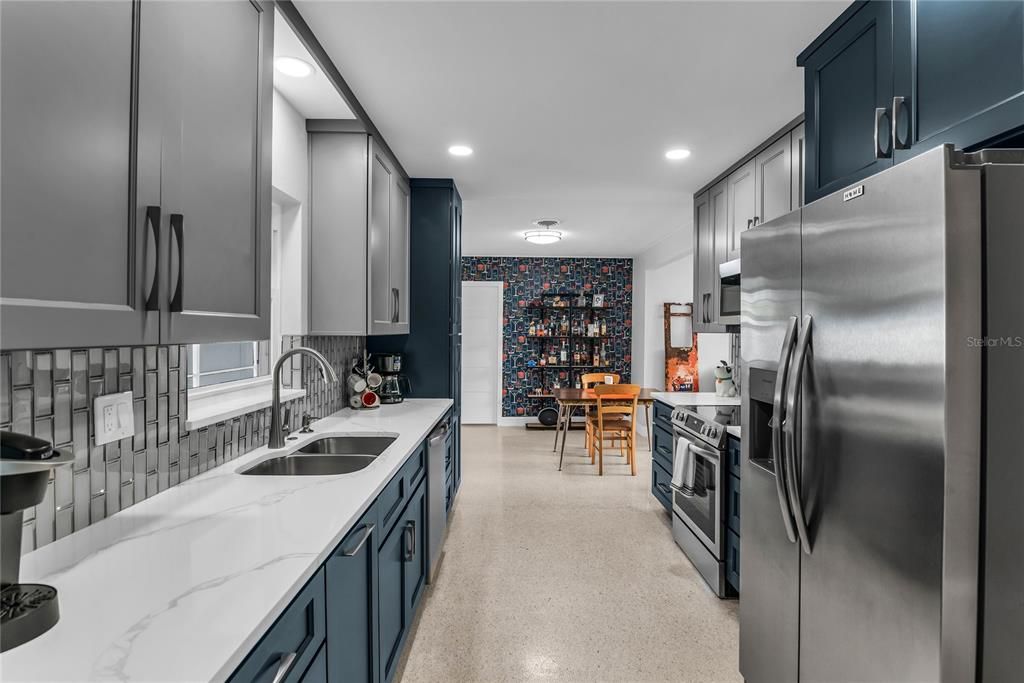 En Venta: $695,000 (3 camas, 2 baños, 1671 Pies cuadrados)