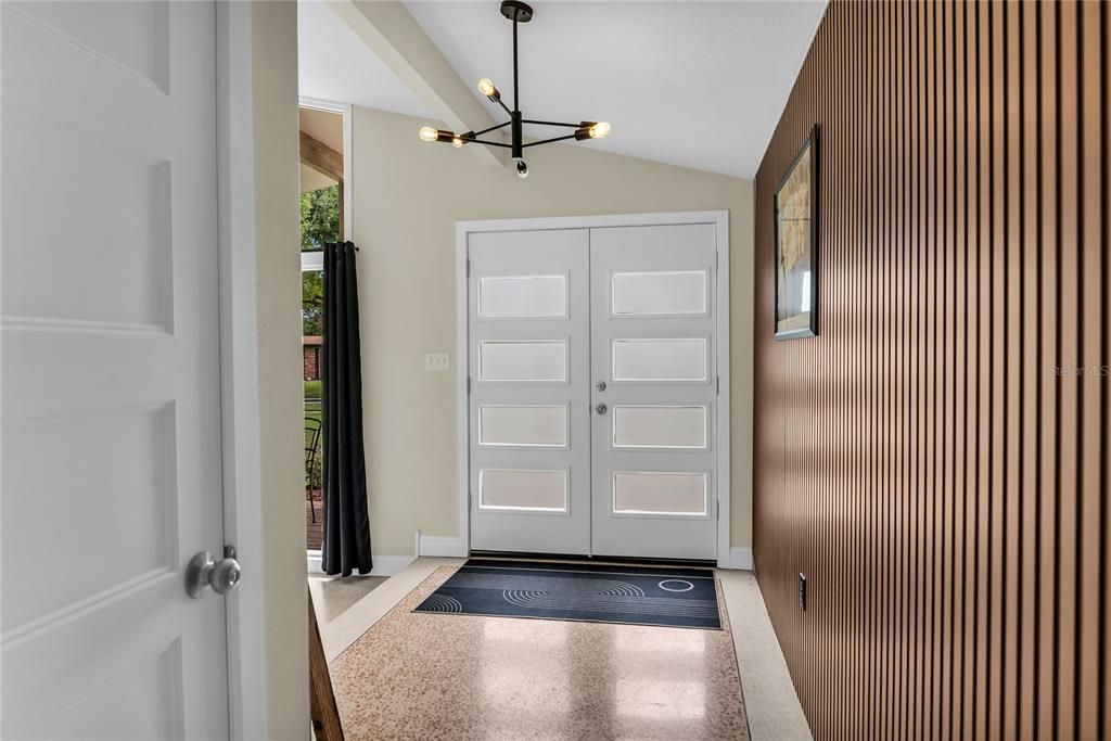 En Venta: $695,000 (3 camas, 2 baños, 1671 Pies cuadrados)