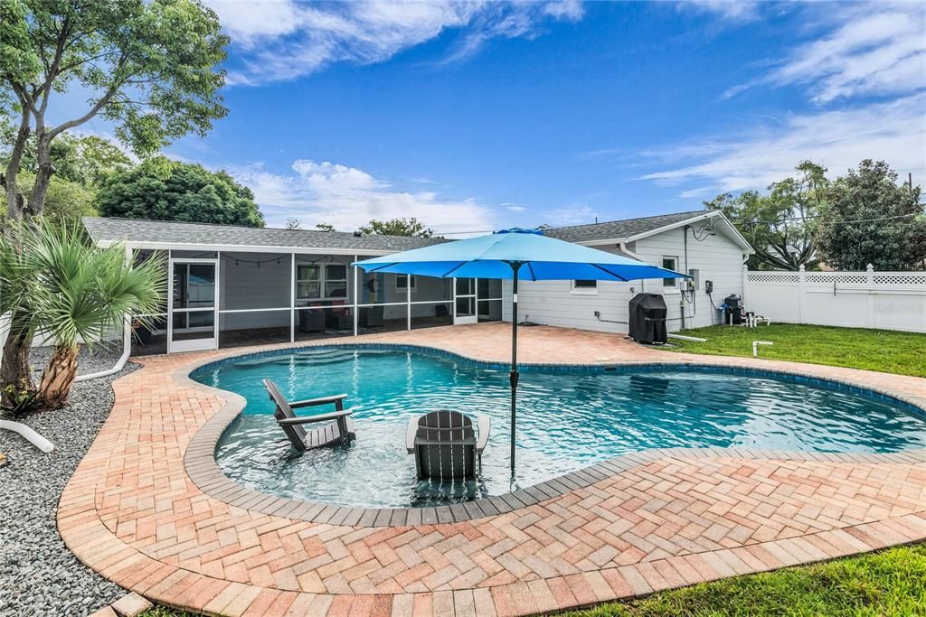 En Venta: $695,000 (3 camas, 2 baños, 1671 Pies cuadrados)