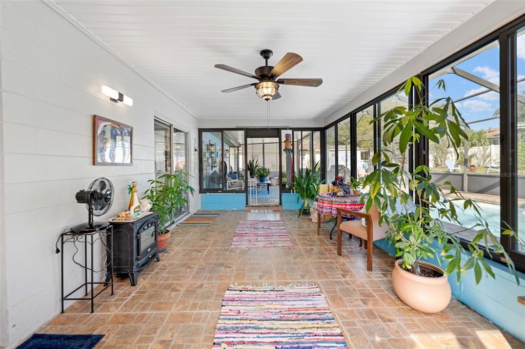 En Venta: $275,900 (2 camas, 2 baños, 1105 Pies cuadrados)