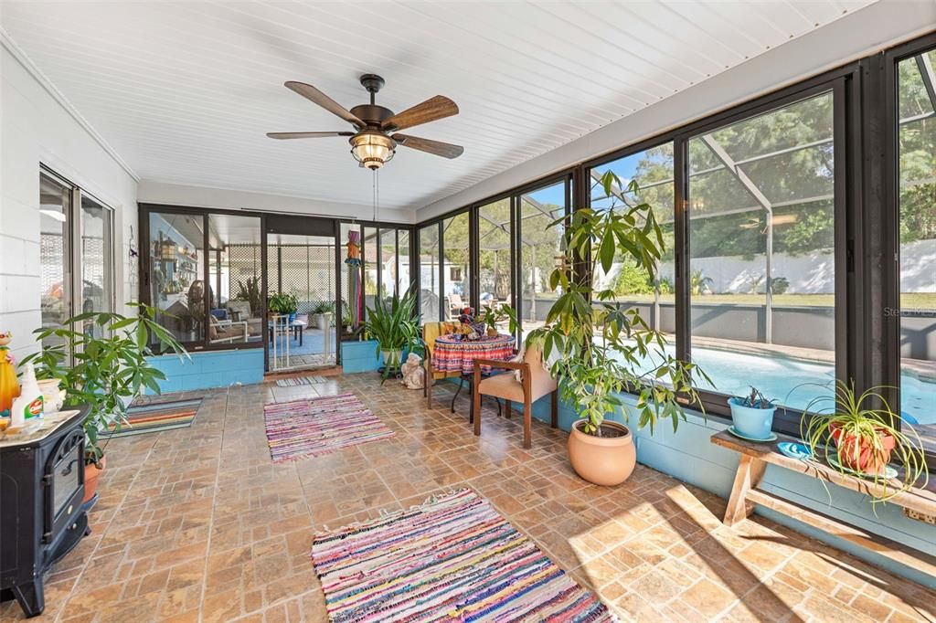 En Venta: $275,900 (2 camas, 2 baños, 1105 Pies cuadrados)