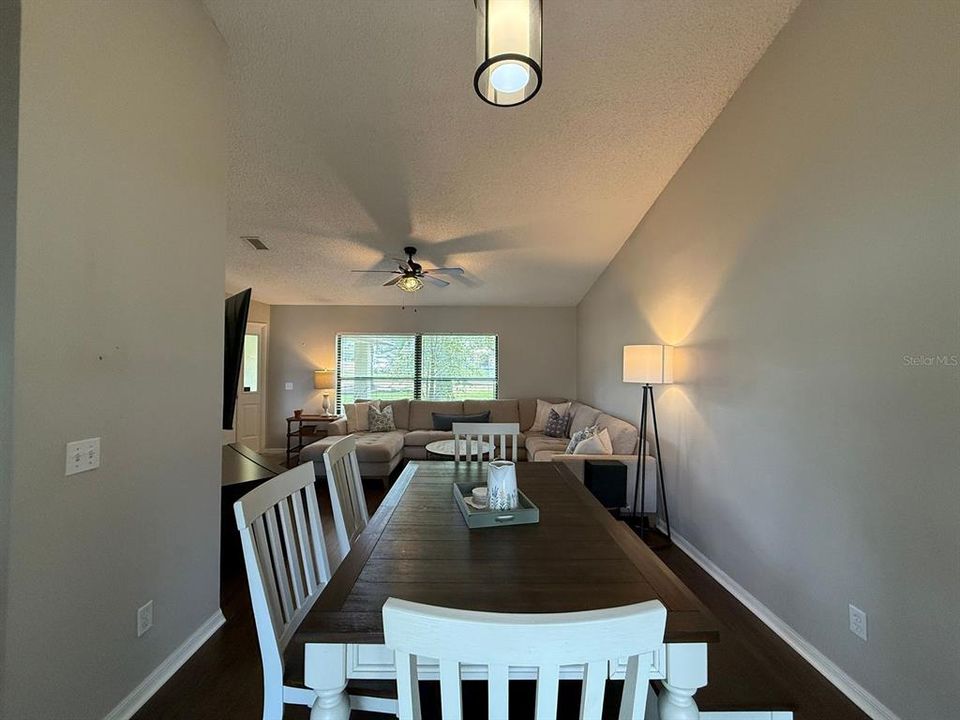 En Venta: $329,900 (3 camas, 2 baños, 1554 Pies cuadrados)