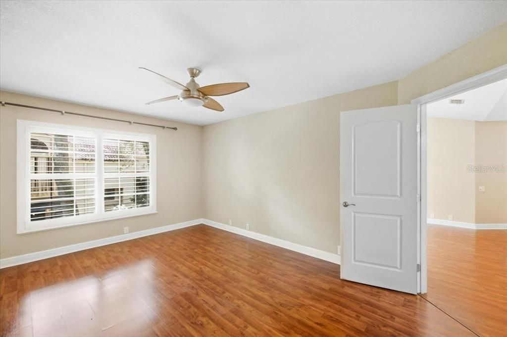 For Sale: $265,000 (2 beds, 1 baths, 1020 Square Feet)
