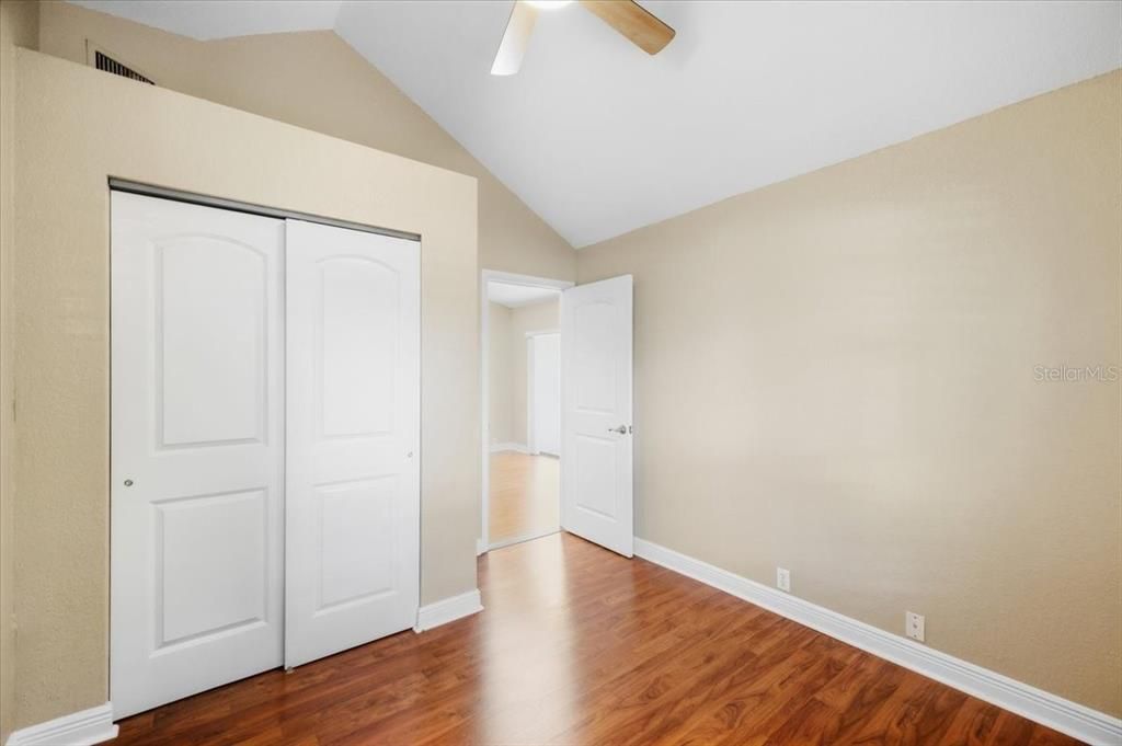 For Sale: $265,000 (2 beds, 1 baths, 1020 Square Feet)